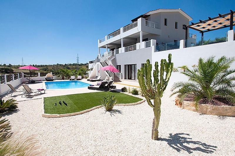 Villa Arcadia, Kallepia Пафос Екстериор снимка